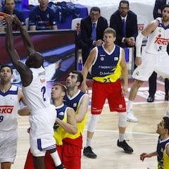 El Madrid pasa página con 107 puntos y 15 asistencias de Llull