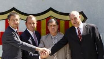 De izquierda a derecha, Bartomeu, Rosell, Martino y Zubizarreta, el día de la presentación del técnico argentino.