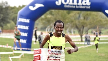 Peter Wanjiru gana el cross de Zaragoza.