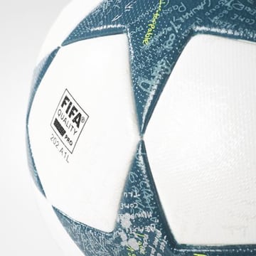 Adidas presenta el balón que rodará en la Champions League