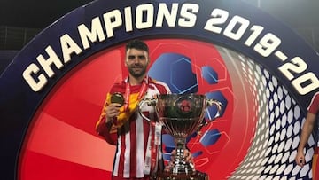 Javi Hern&aacute;ndez, con el t&iacute;tulo de campe&oacute;n de la Superliga de la India.