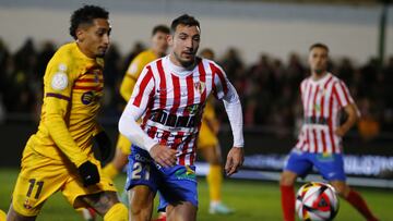 Mingotes disputa un balón con Rapinha en la eliminatoria del año pasado.