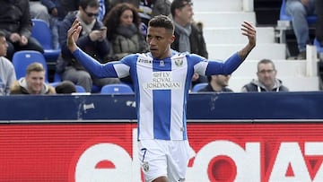 El centrocampista venezolano del CD Legan&eacute;s Daniel Mach&iacute;s celebra su gol marcado ante el Granada CF.