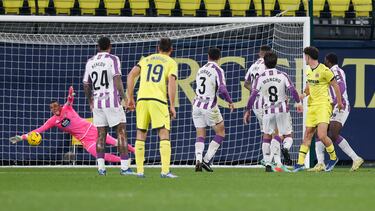 18/12/23 PARTIDO DE SEGUNDA DIVISION VILLARREAL B FILIAL CANTERA - VALLADOLID ALEGRIA ALEX FORES