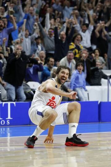 Sergio Llull celebra la última canasta del partido.