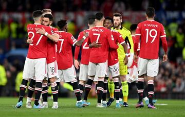 Los jugadores del Manchester United momentos antes de comenzar el partido.