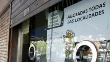 <b>AGOTADAS. </b>El Zaragoza agotó ayer todo el taquillaje para mañana.