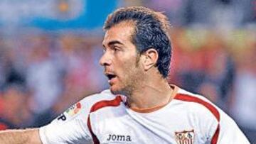 <b>CON LENTITUD. </b>El verano será largo para la secretaría técnica, que tiene la intención de colocar a muchos futbolistas: Mosquera, Drago, De Mul, Duda, Maresca, Chevantón, Crespo y De Sanctis. Del Nido ha confirmado que no llegarán refuerzos mientras no se confirmen las salidas de algunos jugadores.