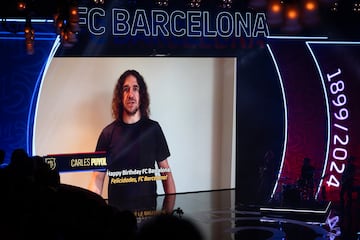 Carles Puyol estuvo presente por videoconferencia en el 125 aniversaroi del Barcelona en el gran Teatro del Liceu.