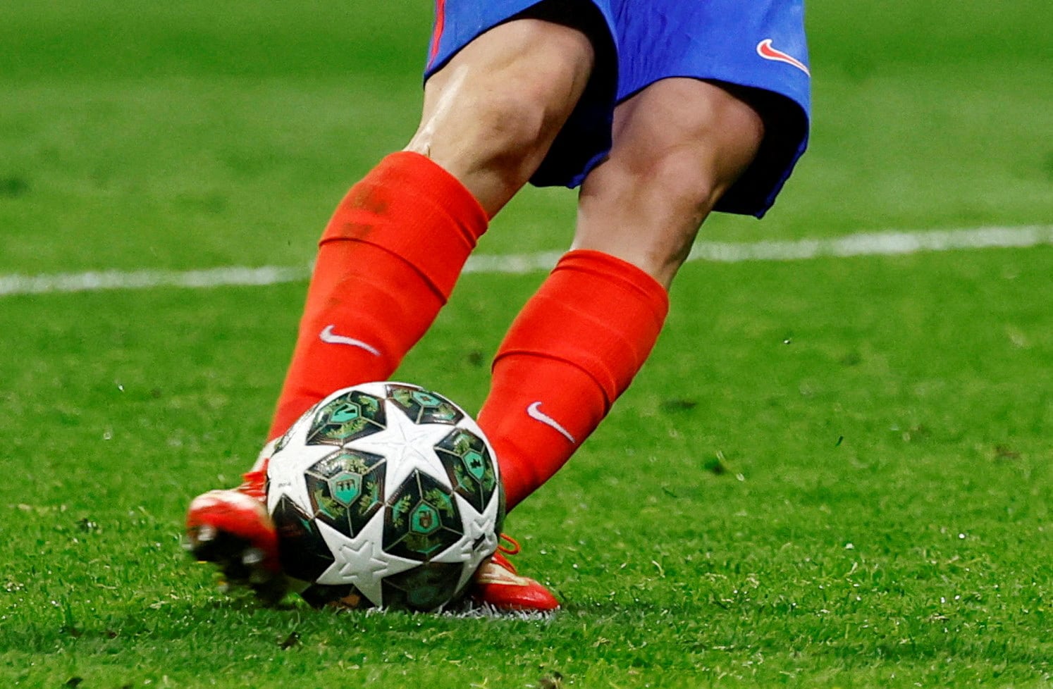 Oficial: UEFA prueba el doble toque de Julin
