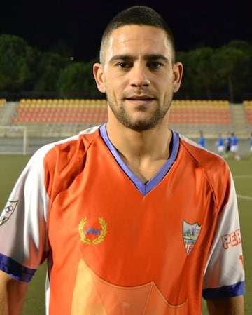 Juega en la segunda división de Gibraltar. Después de mes y medio lleva 11 goles Con el Olympique 13. 