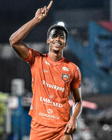 Carlinhos, de cuarta división a Flamengo en seis meses