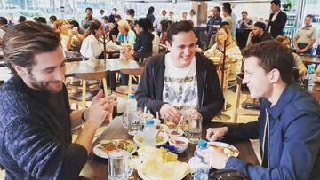Jake Gyllenhaal, Ricardo O'Farrill y Tom Holland