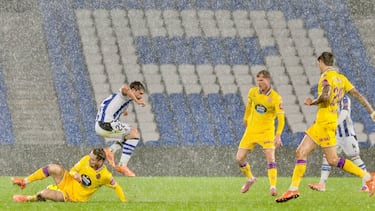24/11/25 PARTIDO SEGUNDA DIVISION
REAL SOCIEDAD B FILIAL - REAL VALLADOLID
LLUVIA