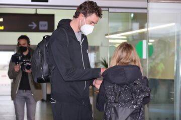 El jugador catalán ha llegado a la Ciudad Condal. La revisión médica será el próximo viernes y la presentación después de las elecciones.