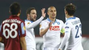 Higuaín celebra uno de los goles frente al Trabzonspor.