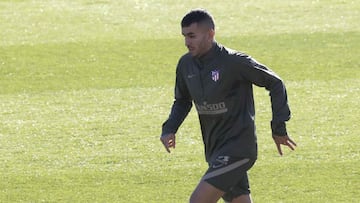 Correa, en el entrenamiento del Atl&eacute;tico. 