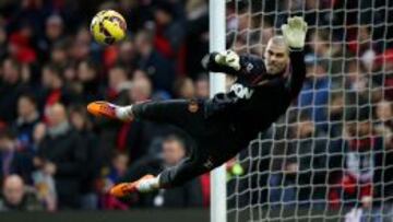 Valdés, durante un partido con el united.