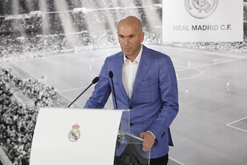 El 4 de enero de 2016, Zinedine Zidane era nombrado técnico del primer equipo del Real Madrid. Llegaba con el bagaje de los 57 encuentros con el Castilla, pero con todo el apoyo del vestuario blanco, con el que tenía una gran ascendencia debido a su paso como ayudante de Ancelotti en la campaña 2013-14, y sobre todo por la imagen que tiene a nivel futbolístico en todo el mundo. Su mensaje fue directo: “Aquí siempre es importante hacer un fútbol bonito y equilibrado. Vamos a trabajar por hacerlo lo mejor posible”…