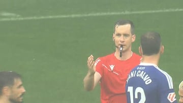 Las polémicas de la jornada 42 en la Liga Hypermotion: penaltis, expulsiones y jugadas controvertidas