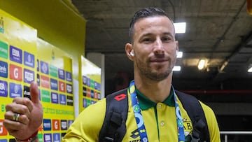 Parte médico de Luciano Pons luego de ser retirado en ambulancia en el partido entre Atlético Bucaramanga y Millonarios.