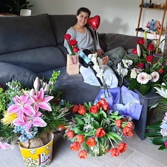 Carolina, rodeada de flores para iniciar su recuperación
