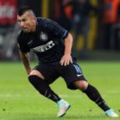 Mancini: "Medel lo tiene todo; siempre encontrará su puesto"