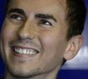 Lorenzo: "Con una moto como la Honda ganaría más carreras"