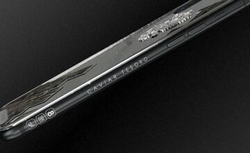 Un iPhone X ruso hecho de Titanio y piedra de meteorito, el m¨®vil m¨¢s ex¨®tico