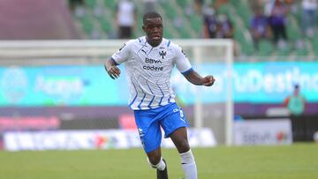 Joel Campbell durante un partido con Monterrey