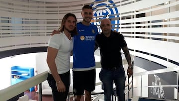 Mauro Icardi en la reuni&oacute;n con Jorge Sampaoli y Sebasti&aacute;n Beccacece.