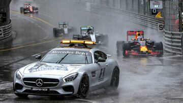 Salida del GP de M車naco.