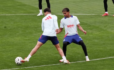 Ayoze Pérez y Lamine Yamal.