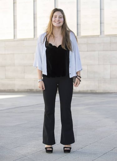 Alejandra Aznar, waterpolista precoz que llama a la puerta