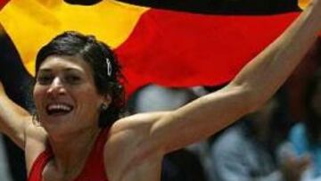 <b>MAYTE DE PLATA.</b> Mayte Martínez cuajó una gran carrera para hacerse con la medalla de plata en la prueba de 800 metros. Un gran registro para la vallisoletana, que el año pasado no estuvo a su mejor nivel debido a las lesiones.