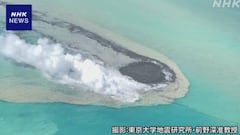 Emerge un islote en Japón tras la erupción de un volcán submarino