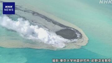 Emerge un islote en Japón tras la erupción de un volcán submarino