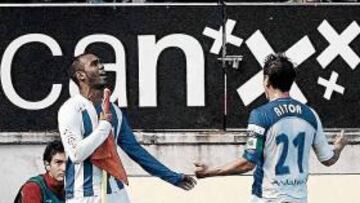 <b>CANTANTE. </b>Sinama celebró así el gol marcado ante Osasuna.