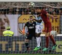 Lazio y Roma empatan a cero en un intenso derbi