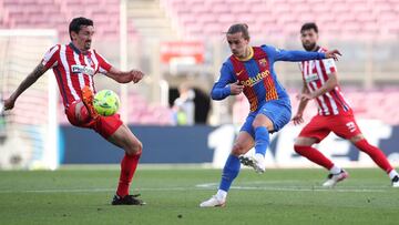 Griezmann durante un partido con el Barcelona ante el Atl&eacute;tico.