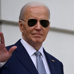 What are the general symptoms that specialists look for to rule out Biden having Parkinson’s disease?