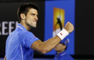 Djokovic celebra su victoria en la final del abierto de Australia frente a Murray