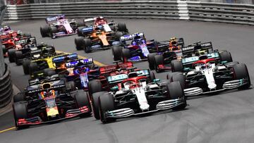 Salida del GP de Mónaco de 2019 con Hamilton al frente.