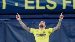 CASTELLON, SPAIN - APRIL 15: Paco Alcacer of Villarreal Celebrates 1-0  during the UEFA Europa League   match between Villarreal v Dinamo Zagreb at the Estadio de la Ceramica on April 15, 2021 in Castellon Spain (Photo by David S. Bustamante/Soccrates/Get