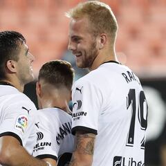 Un dolor de muelas de Racic deja la media che bajo mínimos