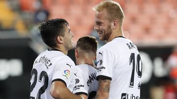 13/09/20
 PRIMERA DIVISION JORNADA 1
 ESTADIO MESTALLA
 VALENCIA CF
 LEVANTE UD
 MAXI GOMEZ
 UROS RACIC