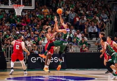 El Unicaja desenreda y hace sangre