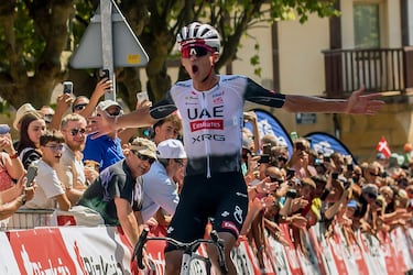 Isaac Del Toro se consagra en el Circuito de Getxo; su octava victoria del año