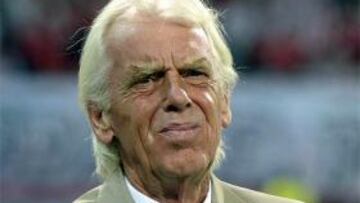 Beenhakker: "El Barça de Guardiola es una máquina"