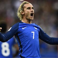 Griezmann, Mbappé y el doblete de Lemar colocan a Francia líder